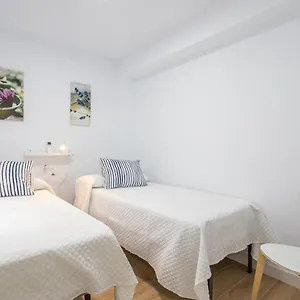 https://apartamento-molina.hotelsinnerja.org