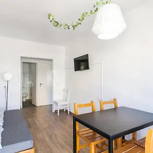 https://leo-aparthotel-ibiza.ibizaislandhotels.net